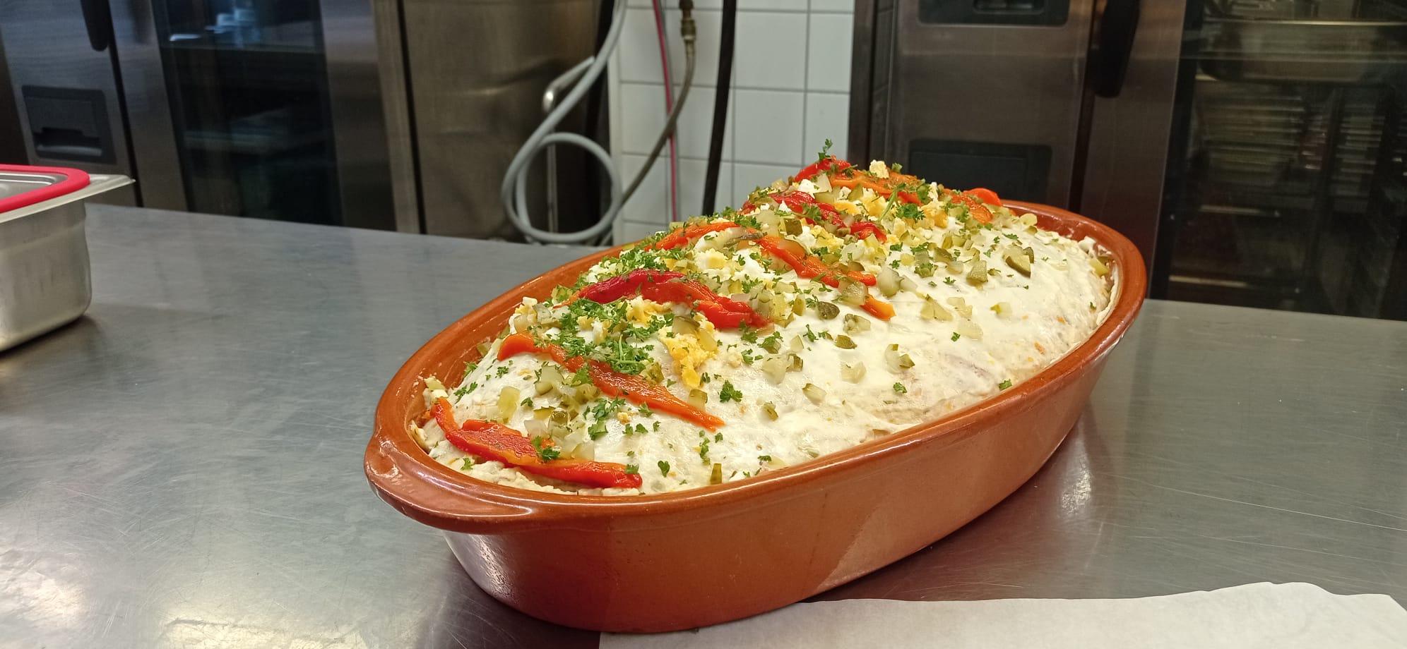 Cremige Ensaladilla mit Piquillo-Paprika